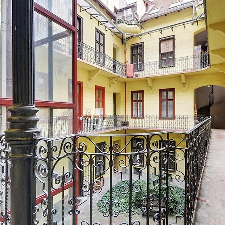 Free Garage Parking, Ac And Bikes In The Downtown Apartment Budapest Exterior photo