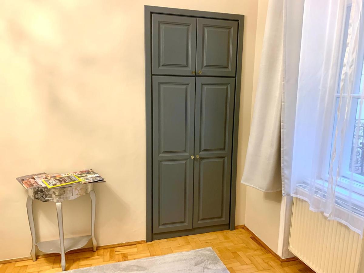 Free Garage Parking, Ac And Bikes In The Downtown Apartment Budapest Exterior photo
